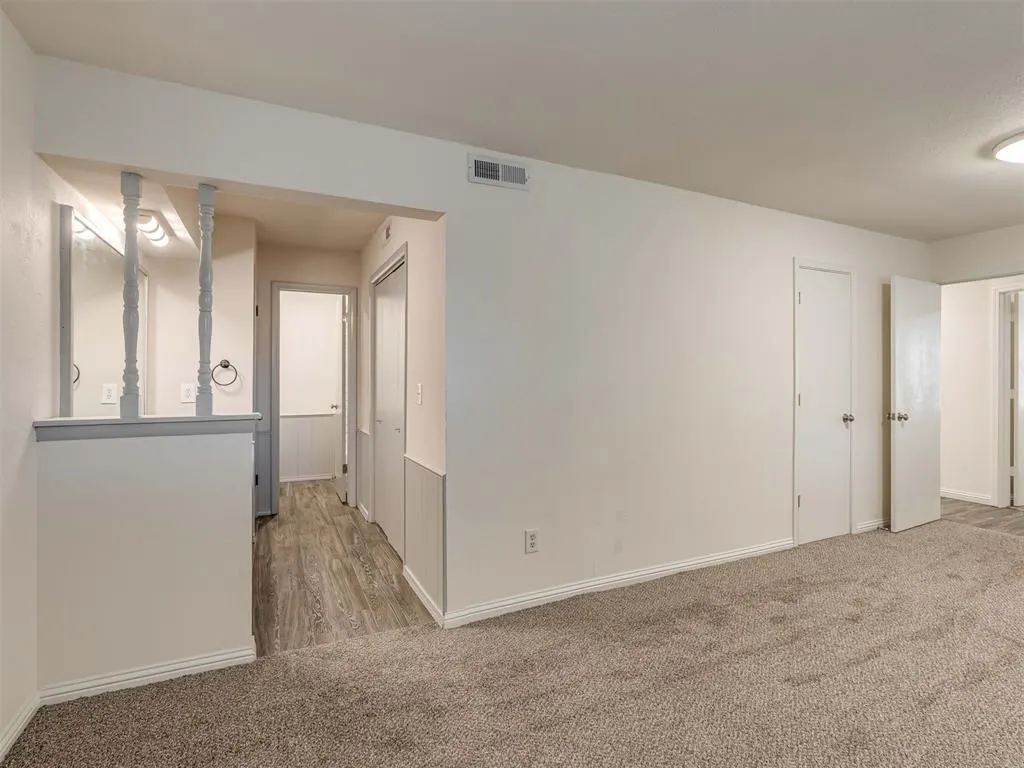 Photo 21 — 209 S Bristow Ave, Moore, OK 73160
