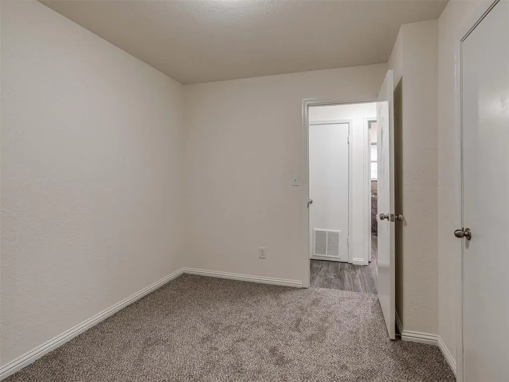 Photo 26 — 209 S Bristow Ave, Moore, OK 73160