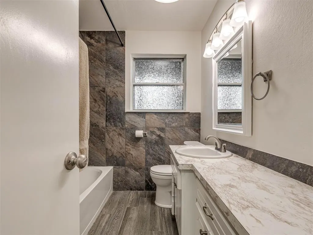 Photo 27 — 209 S Bristow Ave, Moore, OK 73160