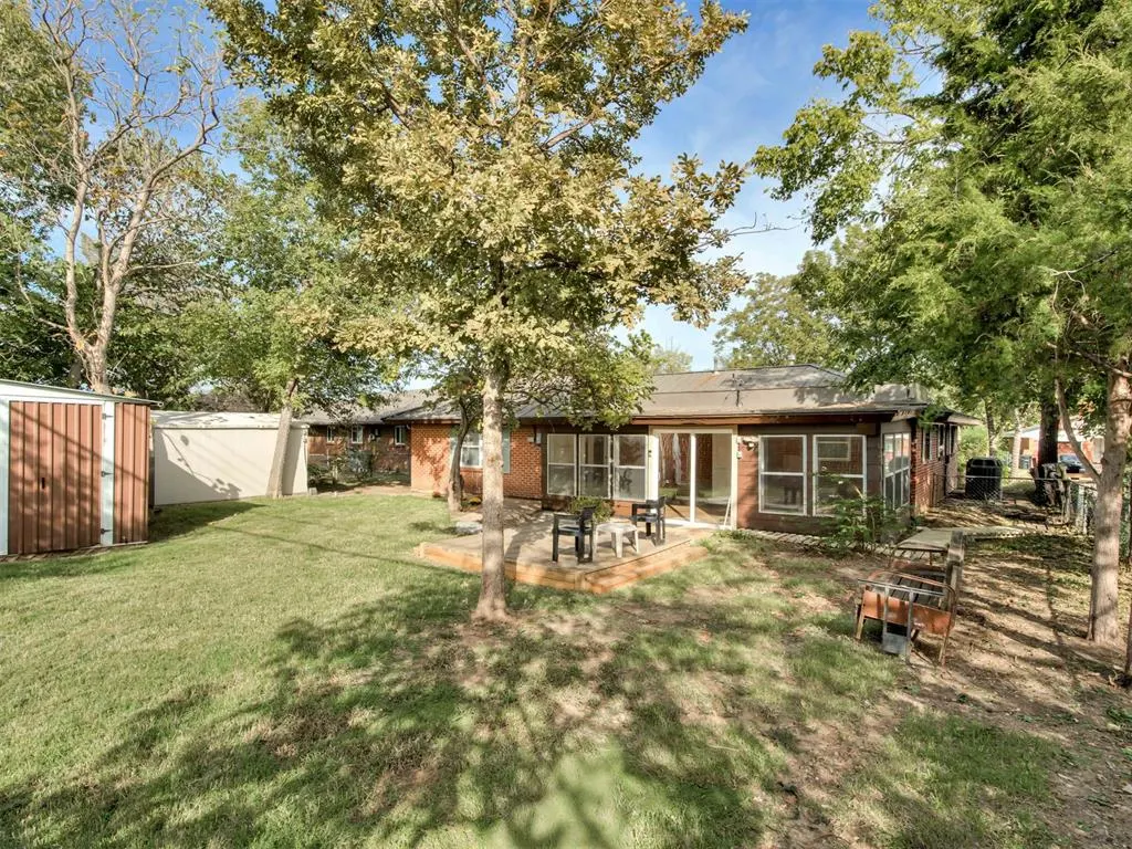 Photo 42 — 209 S Bristow Ave, Moore, OK 73160