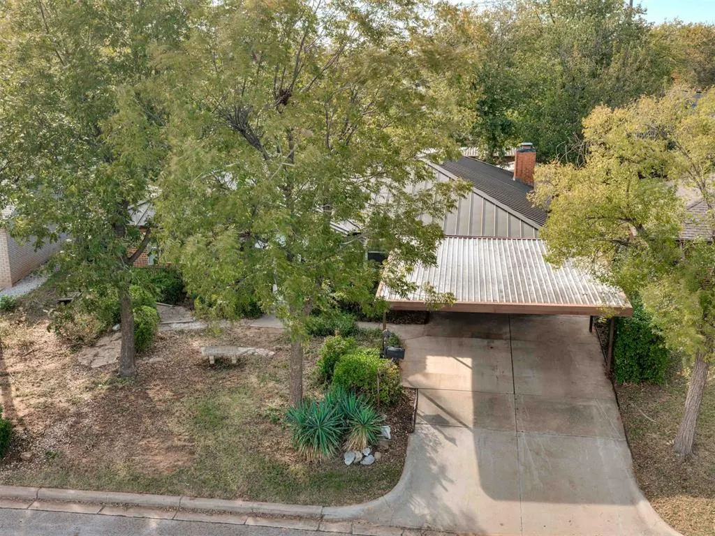 Photo 43 — 209 S Bristow Ave, Moore, OK 73160
