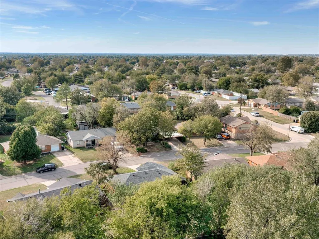 Photo 47 — 209 S Bristow Ave, Moore, OK 73160