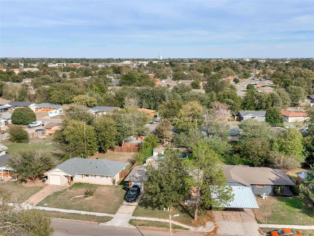 Photo 48 — 209 S Bristow Ave, Moore, OK 73160