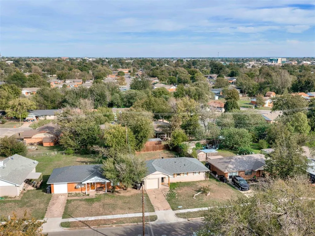 Photo 49 — 209 S Bristow Ave, Moore, OK 73160