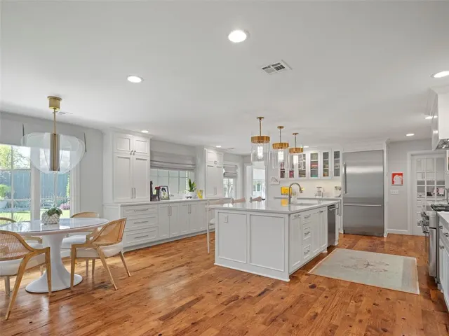Photo 8 — 1608 Westminster Place, Nichols Hills, OK 73120