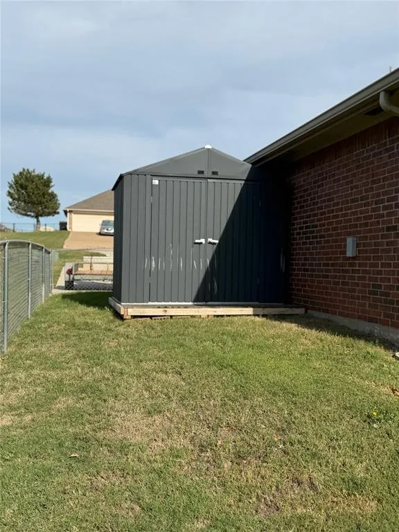 Photo 2 — 11525 Stonecrest, Guthrie, OK 73044