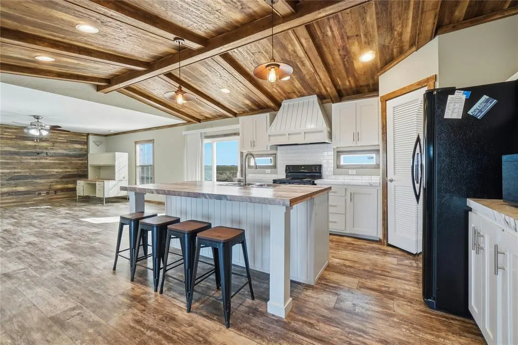 Photo 15 — 17620 County Road NS 213 Road, Tipton, OK 73570