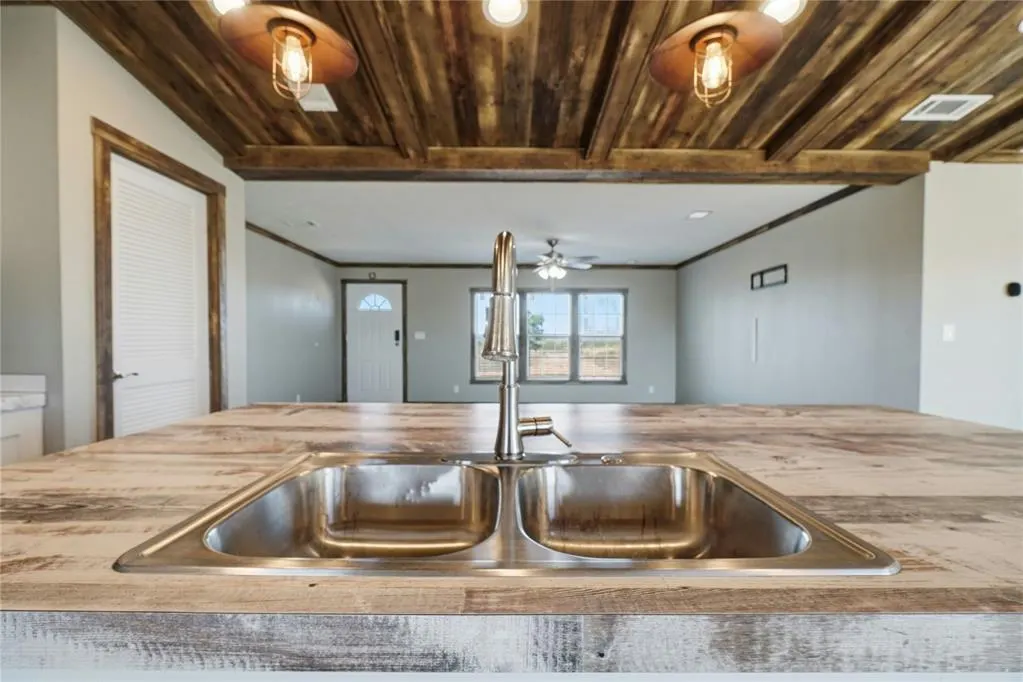Photo 17 — 17620 County Road NS 213 Road, Tipton, OK 73570