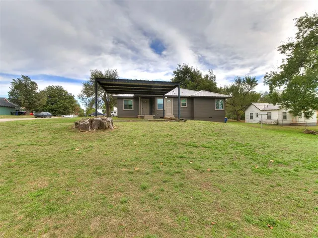 Photo 5 — 715 W Wisconsin Avenue, Chickasha, OK 73018