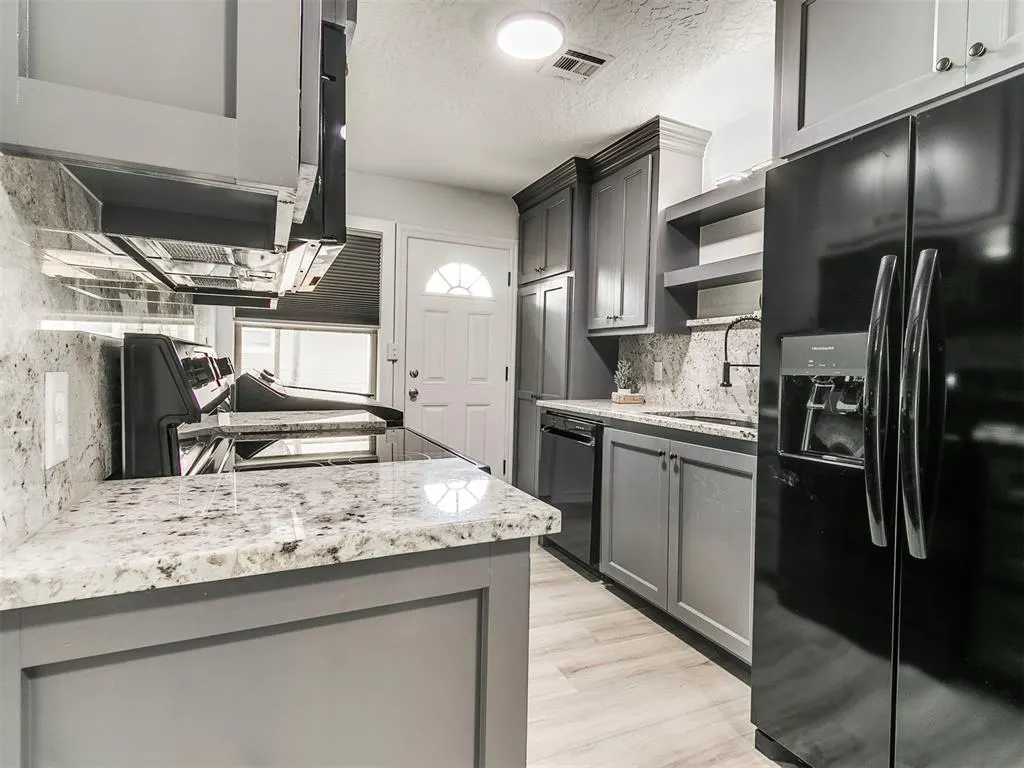 Photo 12 — 715 W Wisconsin Avenue, Chickasha, OK 73018