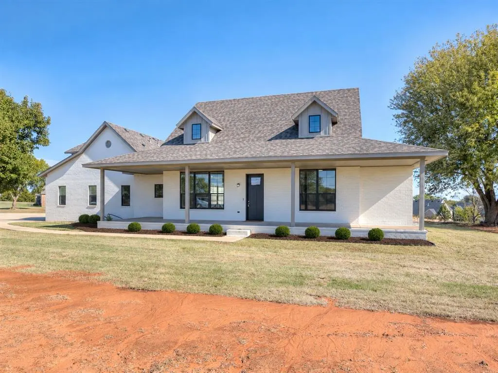 Photo 2 — 817 SW 16th Street, Newcastle, OK 73065
