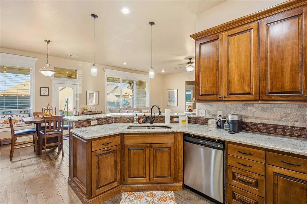 Photo 14 — 14108 Georgian Way, Yukon, OK 73099