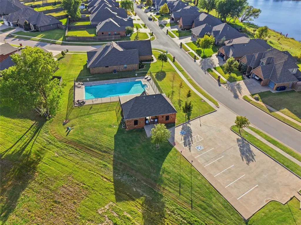 Photo 32 — 14108 Georgian Way, Yukon, OK 73099