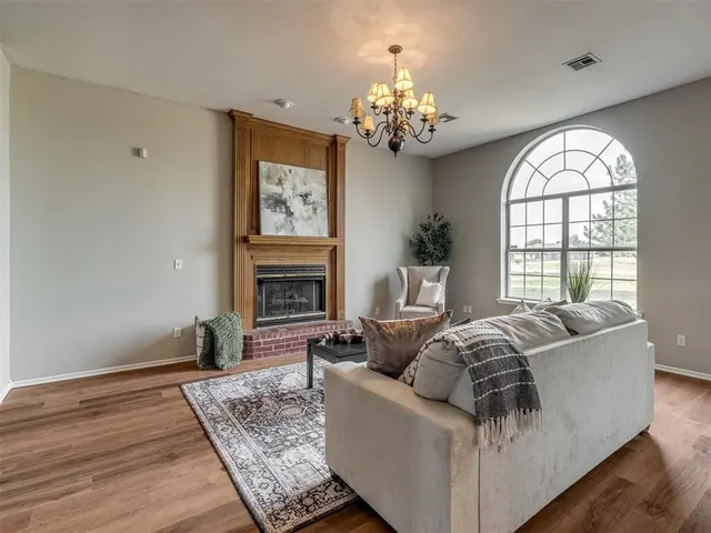 Photo 5 — 1085 Pioneer Road, Tuttle, OK 73089