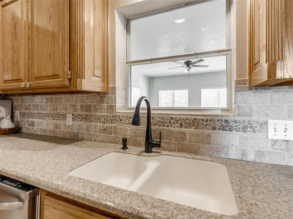 Photo 12 — 1085 Pioneer Road, Tuttle, OK 73089
