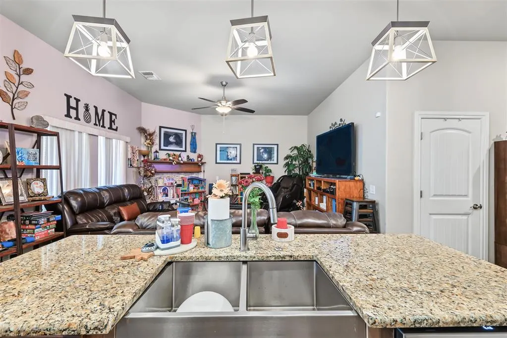Photo 12 — 18816 Autumn Grove Drive, Edmond, OK 73012