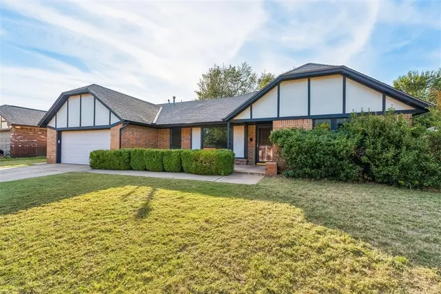 Photo 4 — 10417 Falcon Place, Oklahoma City, OK 73162