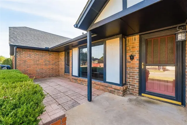 Photo 5 — 10417 Falcon Place, Oklahoma City, OK 73162