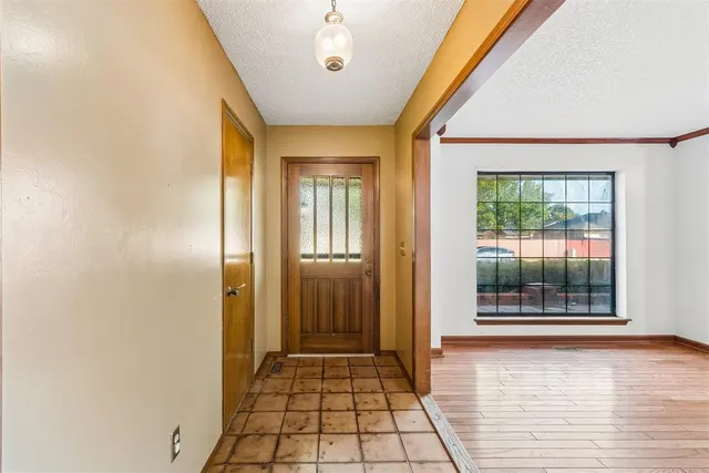 Photo 6 — 10417 Falcon Place, Oklahoma City, OK 73162