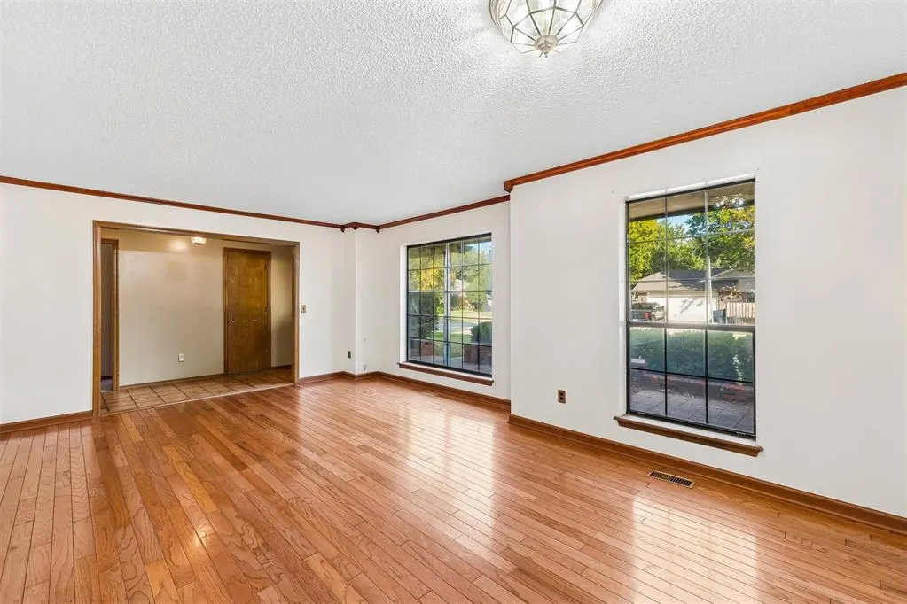 Photo 10 — 10417 Falcon Place, Oklahoma City, OK 73162