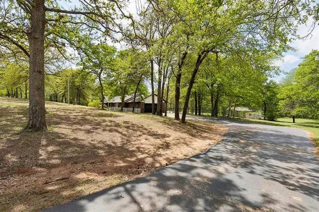 Photo 3 — 10331 Black Oaks Drive, Oklahoma City, OK 73165