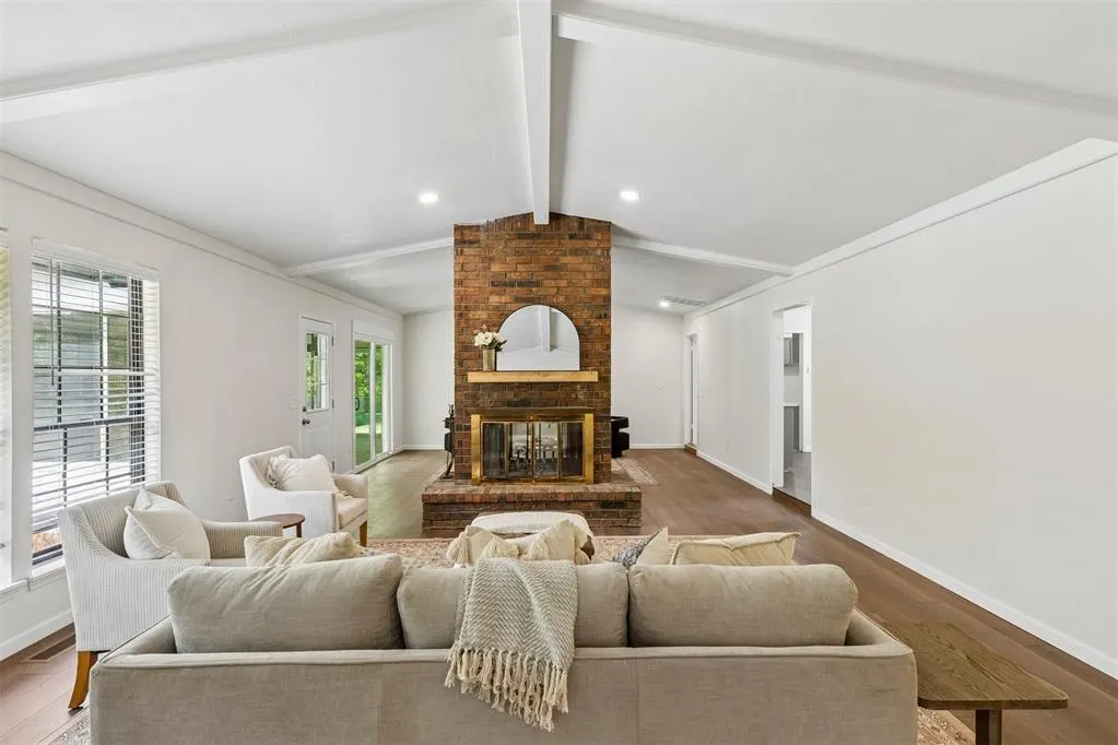 Photo 10 — 10331 Black Oaks Drive, Oklahoma City, OK 73165