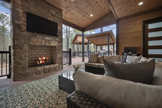 Photo 3 — 742 Scrub Oak Trail, Broken Bow, OK 74728