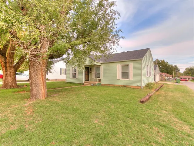 Photo 3 — 425 S 9th Street, Yukon, OK 73099
