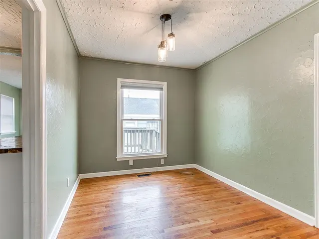 Photo 6 — 425 S 9th Street, Yukon, OK 73099