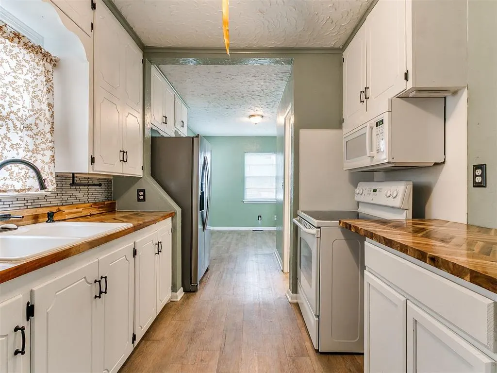 Photo 9 — 425 S 9th Street, Yukon, OK 73099