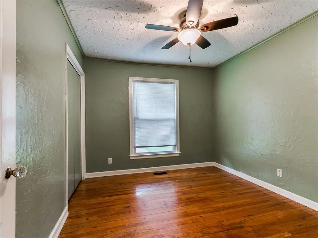 Photo 13 — 425 S 9th Street, Yukon, OK 73099