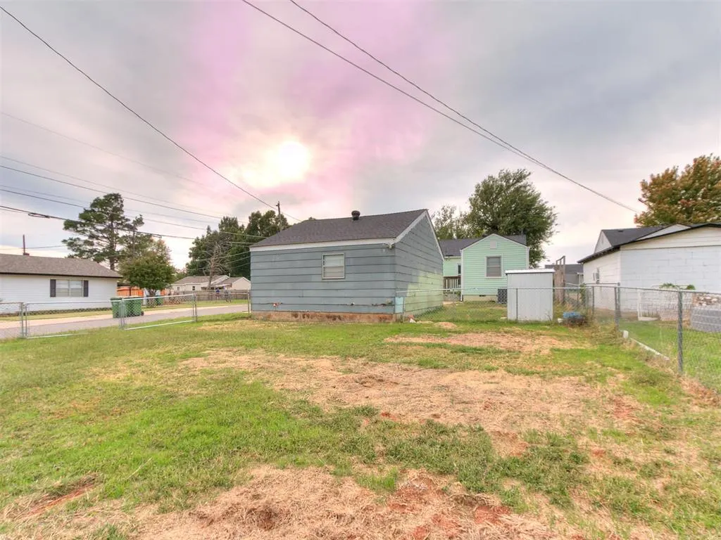 Photo 22 — 425 S 9th Street, Yukon, OK 73099
