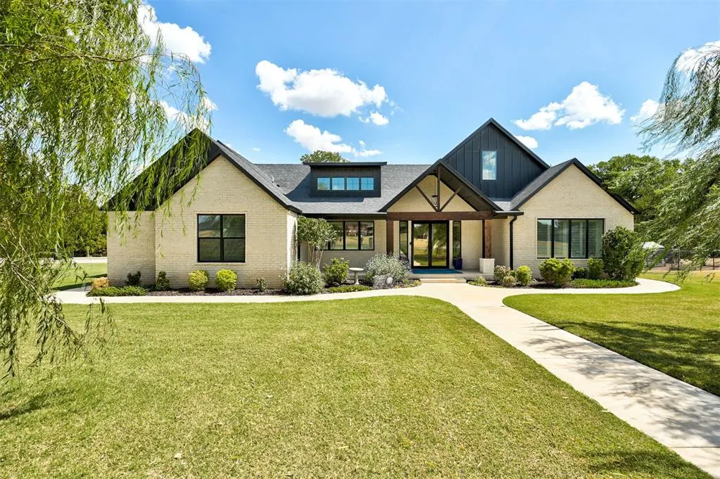 Photo 2 — 15540 Valley Drive, Piedmont, OK 73078