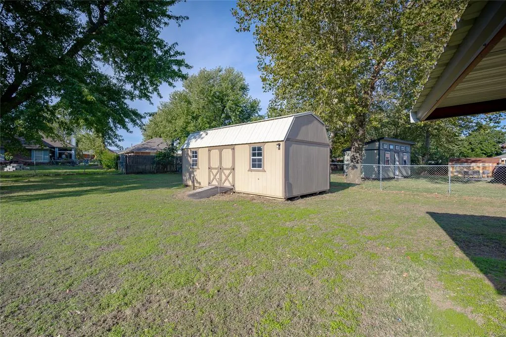 Photo 2 — 20390 Crooked Oak Drive, Harrah, OK 73045