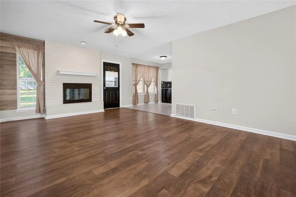 Photo 7 — 20390 Crooked Oak Drive, Harrah, OK 73045