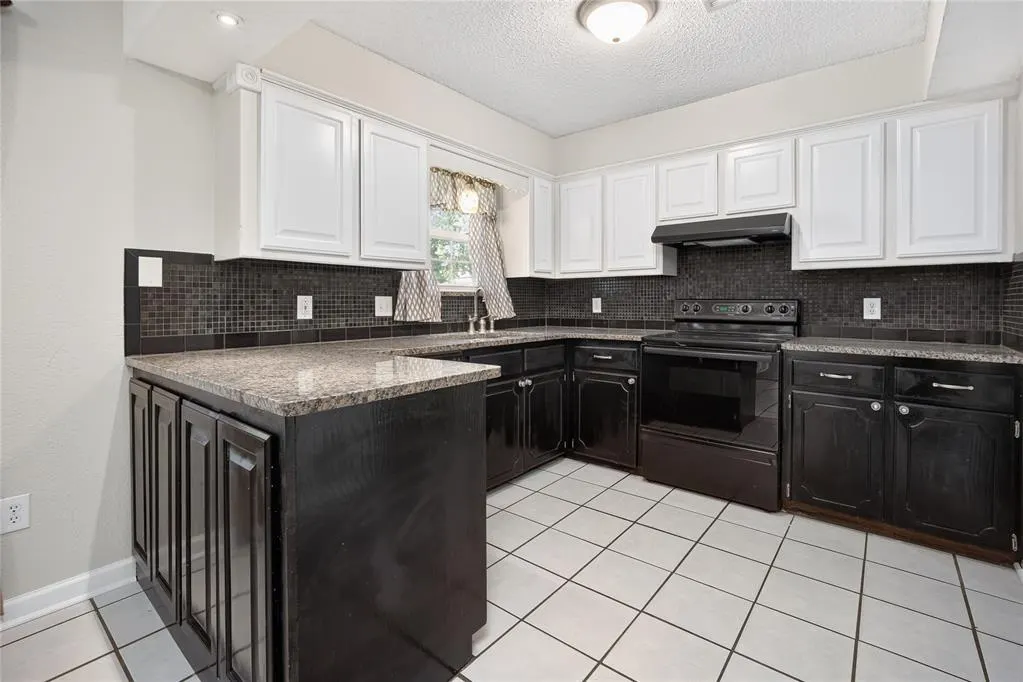 Photo 10 — 20390 Crooked Oak Drive, Harrah, OK 73045