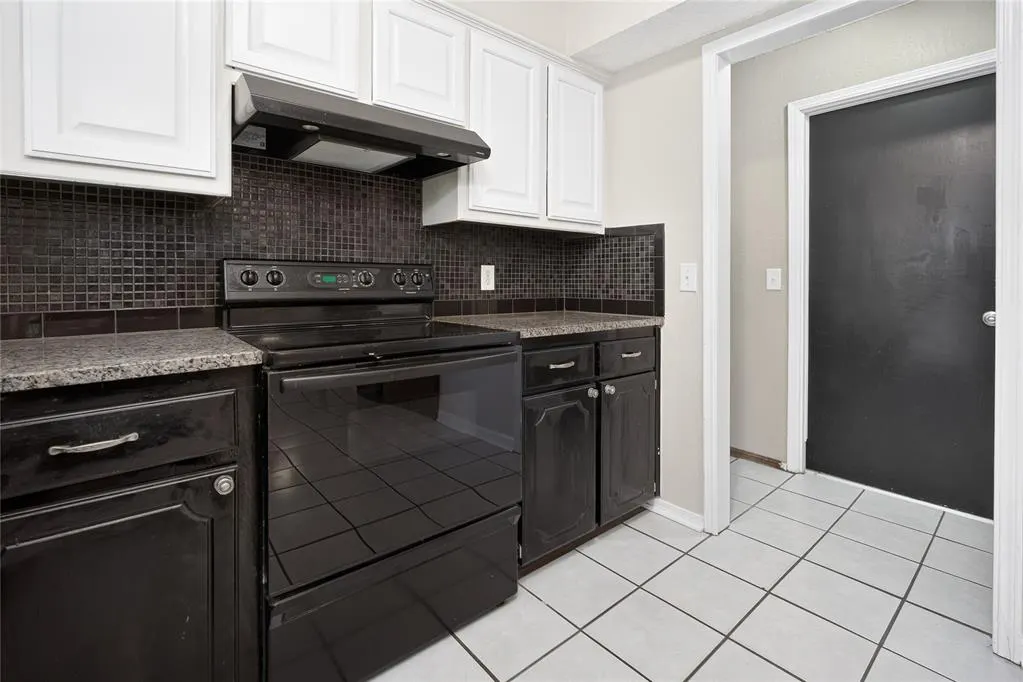 Photo 11 — 20390 Crooked Oak Drive, Harrah, OK 73045
