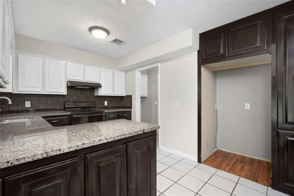 Photo 12 — 20390 Crooked Oak Drive, Harrah, OK 73045