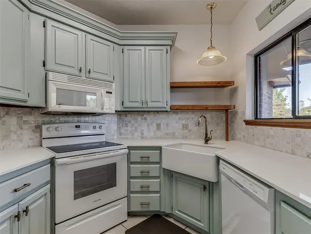 Photo 3 — 13225 Springcreek Drive, Oklahoma City, OK 73170