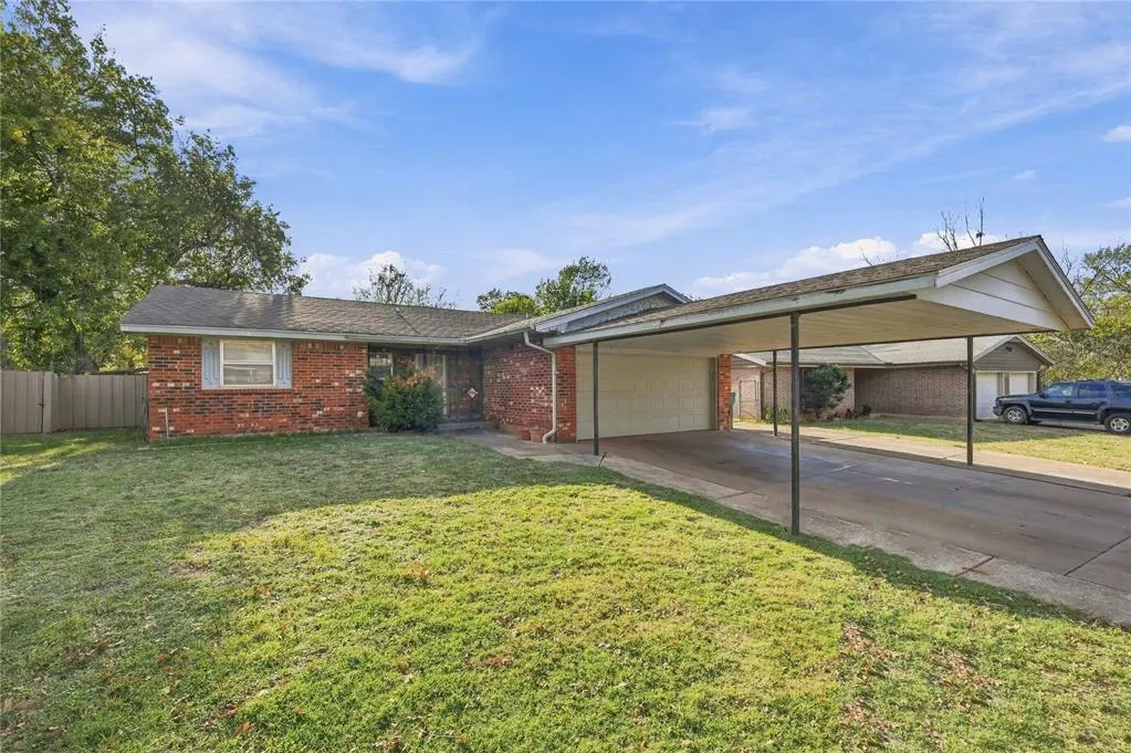 Front exterior — 2404 SE 51st Street, Oklahoma City, OK 73129
