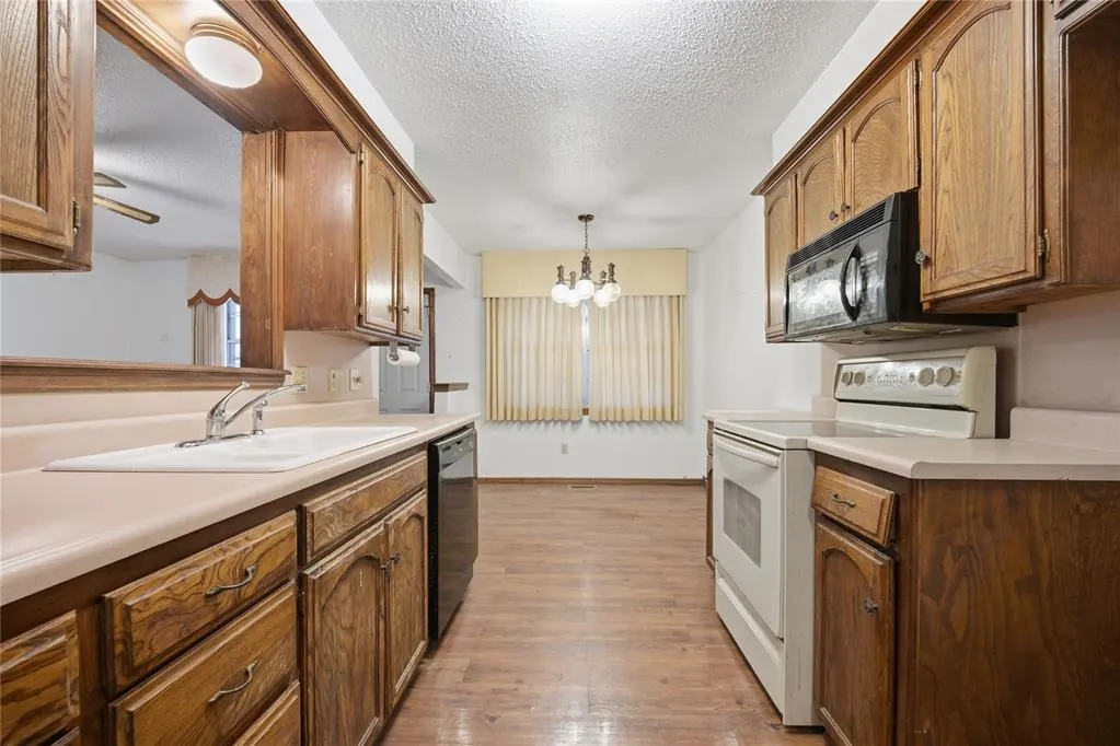 Photo 6 — 2404 SE 51st Street, Oklahoma City, OK 73129