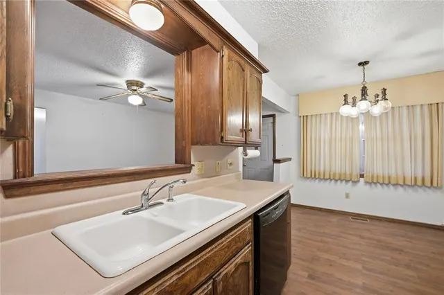 Photo 7 — 2404 SE 51st Street, Oklahoma City, OK 73129