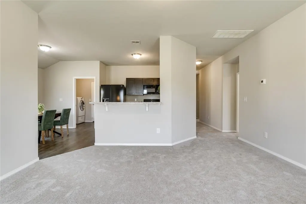 Photo 8 — 3929 Siena Ridge Boulevard, Oklahoma City, OK 73179