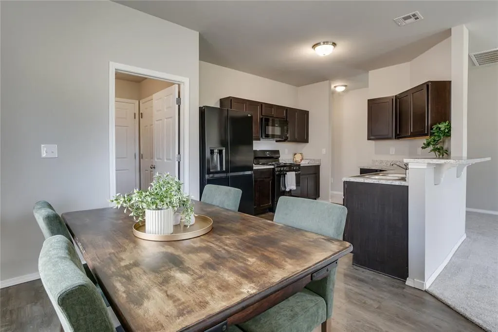 Photo 11 — 3929 Siena Ridge Boulevard, Oklahoma City, OK 73179