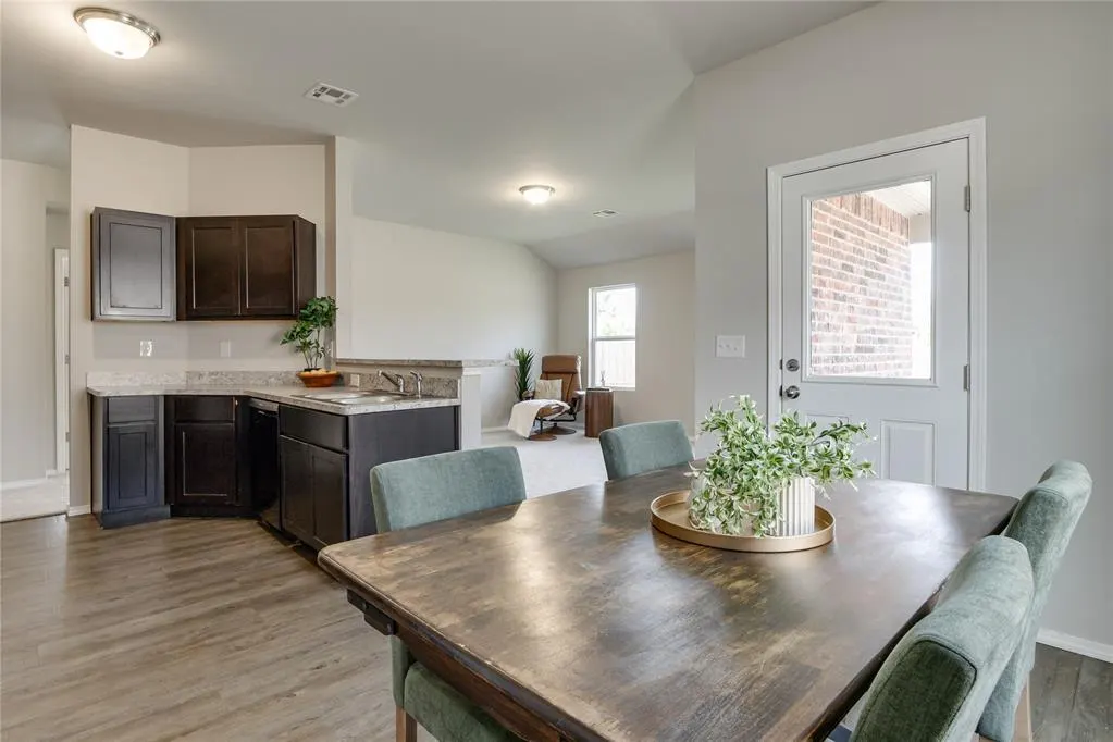 Photo 12 — 3929 Siena Ridge Boulevard, Oklahoma City, OK 73179