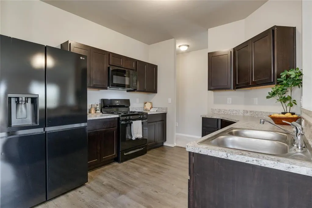 Photo 13 — 3929 Siena Ridge Boulevard, Oklahoma City, OK 73179