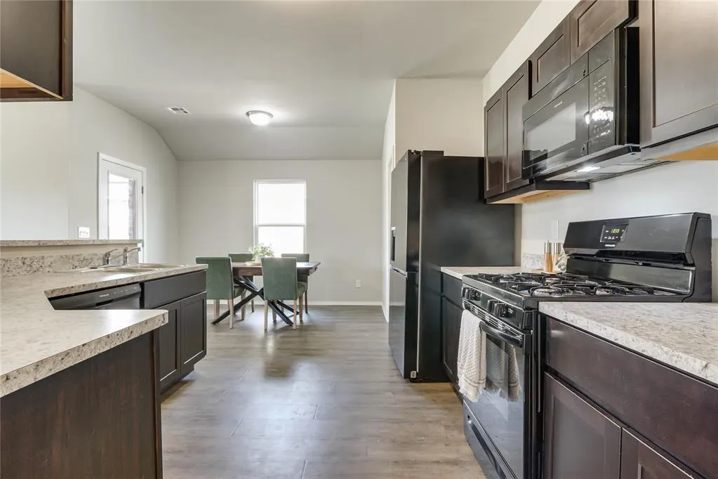 Photo 15 — 3929 Siena Ridge Boulevard, Oklahoma City, OK 73179