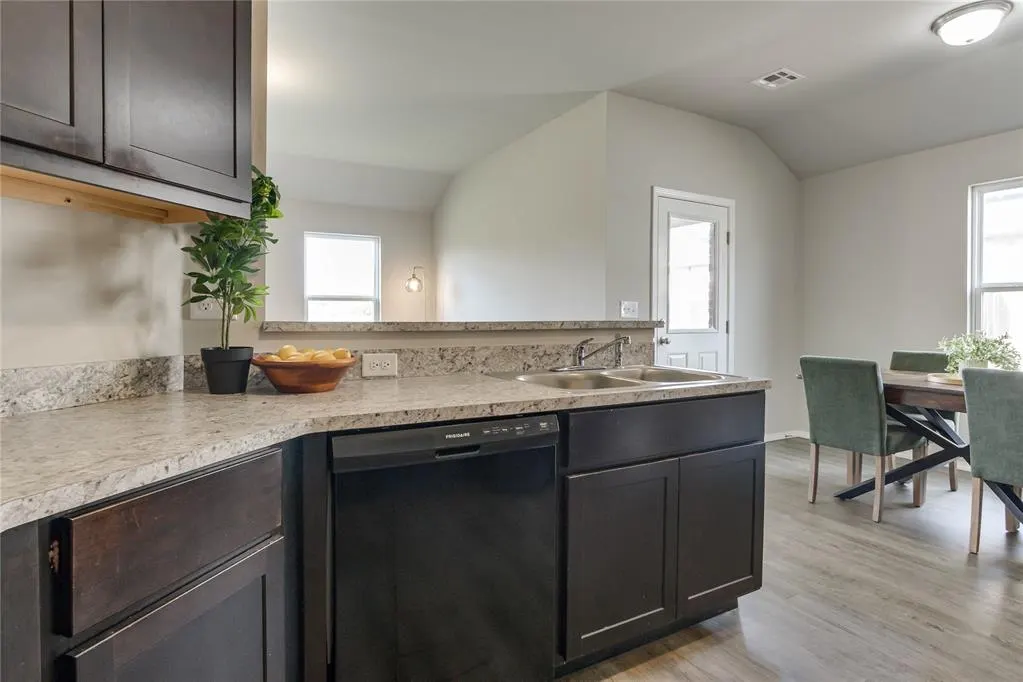 Photo 17 — 3929 Siena Ridge Boulevard, Oklahoma City, OK 73179