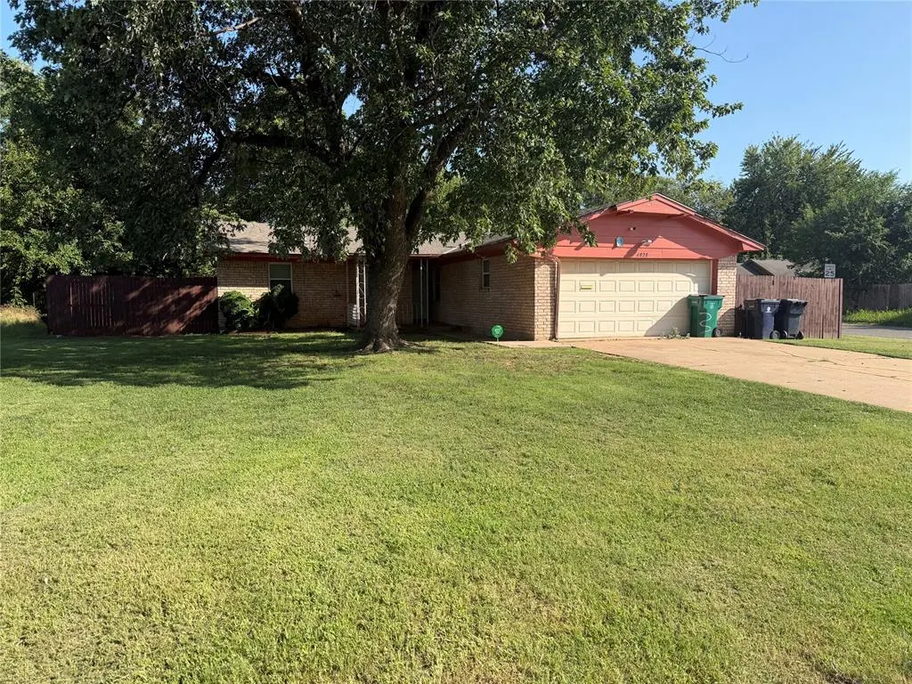 Photo 2 — 4828 Creekwood Drive, Oklahoma City, OK 73135