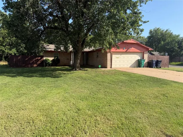 Photo 2 — 4828 Creekwood Drive, Oklahoma City, OK 73135